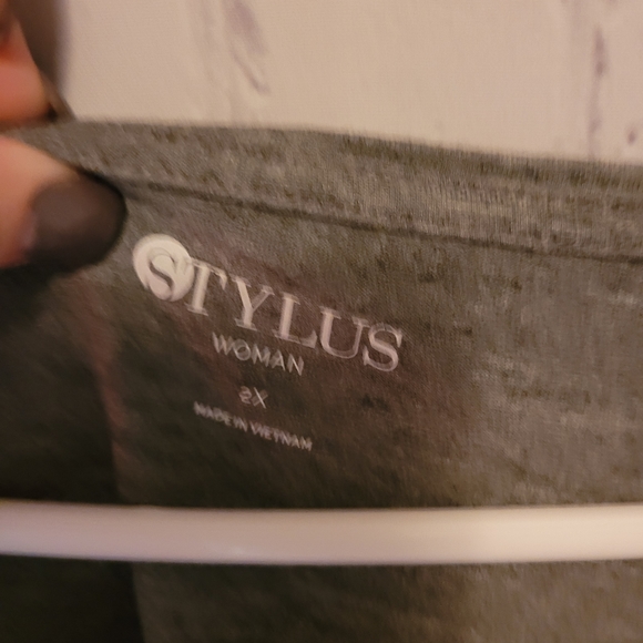 Women's Gray Solid Stylus Size 2X Basics Tunic Top - Picture 2 of 4